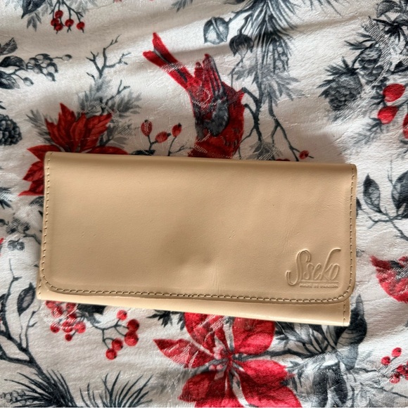 Wallet Creamy Sheep Skin Hand-Crafted Minimalist Folded - Picture 2 of 7